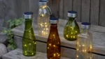 Solarlampe aus Flaschen upcyceln: DIY-Idee