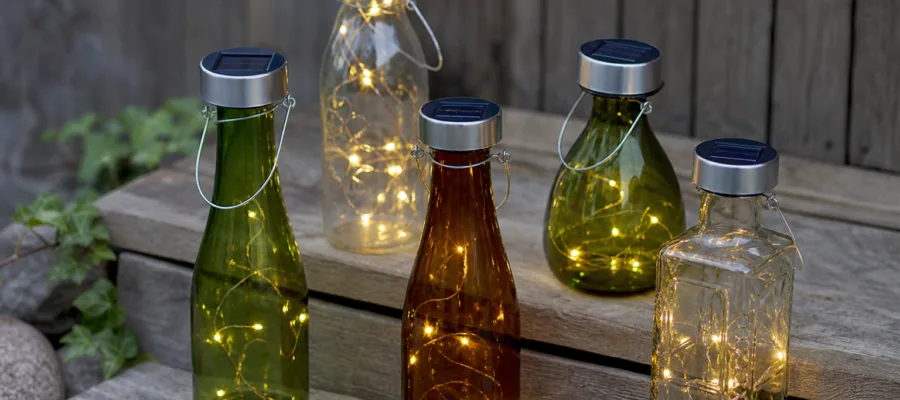 Solarlampe aus alten Flaschen upcyceln: Kreative DIY-Verwertung