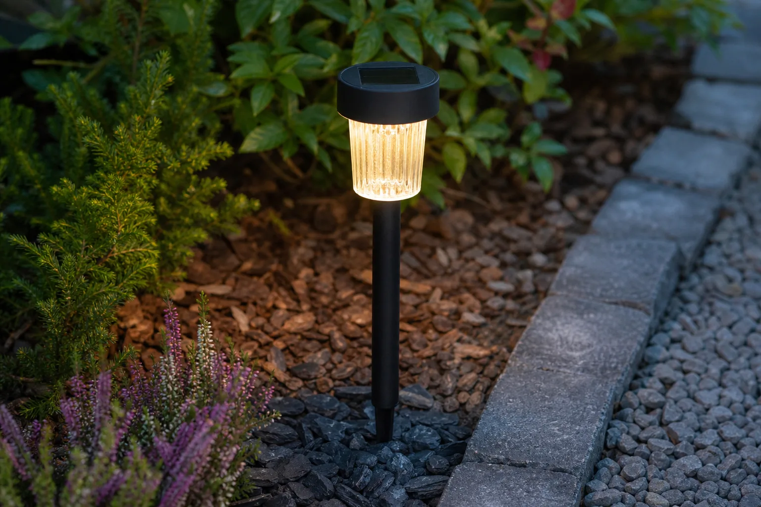 Solarlampe fuer den Garten kaufen: Darauf solltest du achten